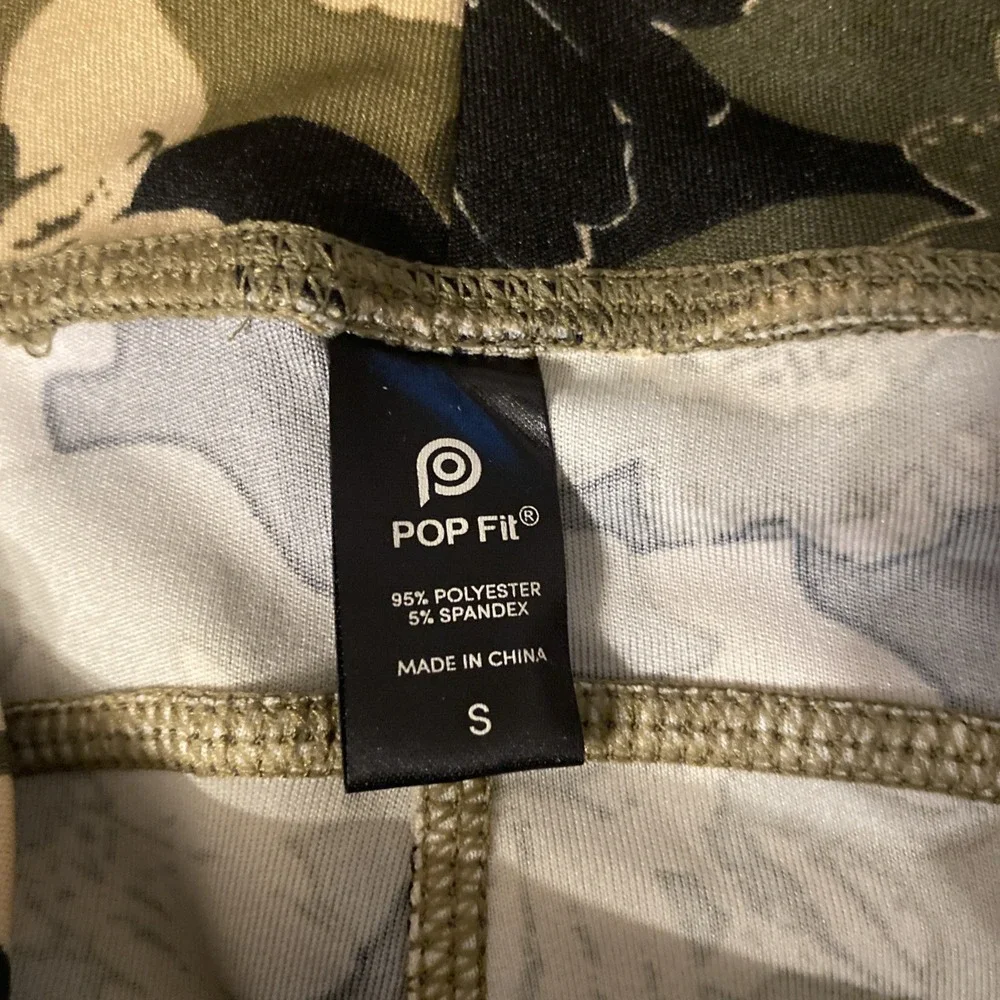 NWT POP Fit Leggings Women's S Floral Camo Stash Pockets High Rise Pull On Capri